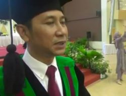 Ketua KY Mukti Fajar Nur Dewata Dikukuhkan Menjadi Guru Besar UMY, Sampaikan Orasi Ilmiah Terkait Persoalan Hukum di Era Sharing Economy