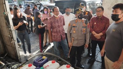 Pastikan Ketersediaan Minyak Goreng, Kapolresta Denpasar Bersama Forkopimda Lakukan Pengecekan Di Subdistributor Dan Pasar