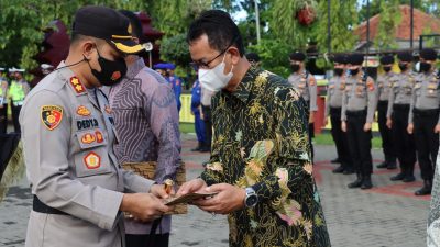 Dua Perwira Naik Pangkat Pengabdian Dan Empat Perwira Purna Tugas Di Polres Sukabumi