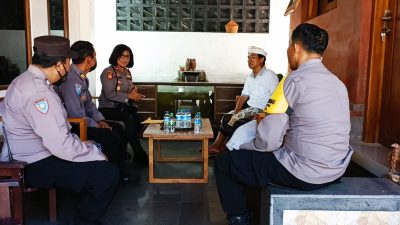 Program Unggulan Bang Kumis Kapolsek Kuta Gabung Personil Sambangi Tokoh Adat Jalin Komunikasi