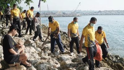 Bakti Sosial Jelang Hari Bhayangkara Ke-76, Polresta Denpasar Laksanakan Bersih Pantai
