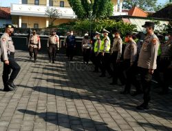 Tingkatkan Kemampuan Perdaspol, Anggota Polsek Denpasar Barat Laksanakan Senin Cerdas Tangkas
