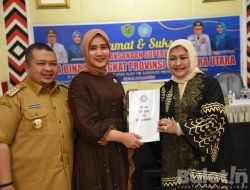 Ketua TP PKK Provsu Bagikan 5.000 Sembako ke Masyarakat Tapsel