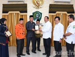 Wali Kota Padang Sidempuan Terima Penghargaan dari Kemenag RI