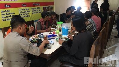 Kapolres Sukabumi Ajak Anak Punk Makan Bersama Sambil Memberikan Nasehat