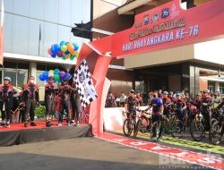 Polda Jatim Gelar Sepeda Gembira Peringati HUT Bhayangkara ke 76