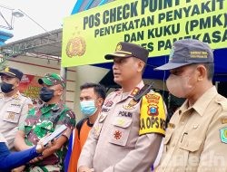 Kapolres Pamekasan Bersama Dandim 0826 Pamekasan Turun Langsung Adakan Penyekatan di Pos Check Poin Pengawasan PMK