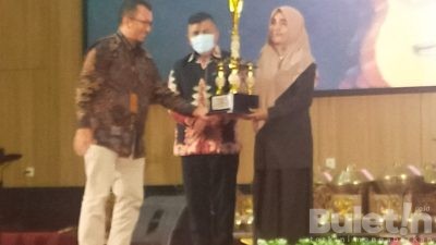 Wakili Bondowoso, Kades Penambangan Raih Penghargaan Kategori Kepala Desa Berprestasi di Universitas Jember