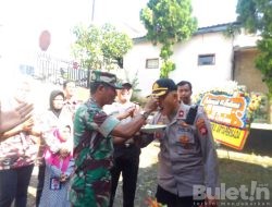 Pemberian Tumpeng kepada Kapolsek Cibeber oleh Danramil Cibeber Cianjur
