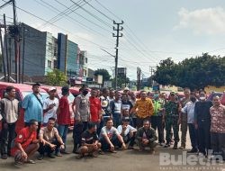 Puluhan Sopir Angkot Di Terminal Parungkuda Sukabumi Lakukan Unjuk Rasa