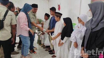 KJJT Potret Klikku.net Bagikan Daging Qurban dan Santuni Anak Yatim