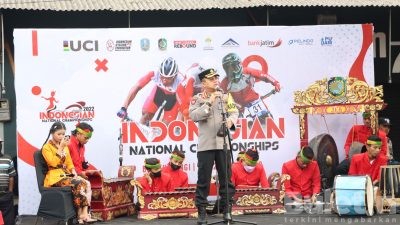 Polresta Banyuwangi All Out Lakukan Pengamanan Kejurnas Balap Sepeda INC 2022