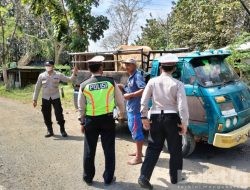 Polres Madiun Periksa SKKH Pengiriman Hewan Ternak Cegah PMK