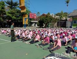 Tanamkan Disiplin Dan Karakter, Babinsa Koramil 0822/01 Bondowoso Latihkan PBB