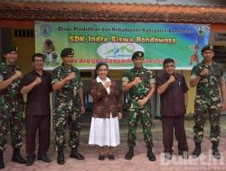 Danyonif Raider 514/SY Beserta Perwakilan Prajurit Datangi SDK Indra Siswa Bondowoso