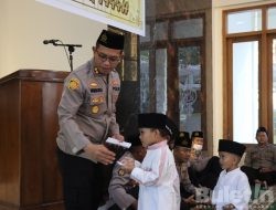 Kapolres Bondowoso Beserta Jajarannya Berikan Santunan ke Anak Yatim dan Do’a Bersama