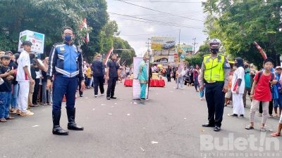 Satlantas Polresta Banyuwangi Lakukan Pengamanan untuk Berikan Rasa Aman dan Nyaman dalam Kegiatan Karnaval