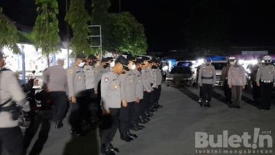 Beberapa Personil Kepolisian di Banyuwangi Lakukan Apel Persiapan Pengamanan Khusus Dalam Rangka Pengesahaan Warga PSHT di Padepokan