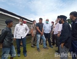 Warga bersama Anggota Dewan DPRD Kabupaten Cianjur Segel Kandang Ayam Bermasalah