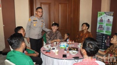 Kapolres Bondowoso Serahkan Tali Asih Secara Simbolis Kepada Perwakilan Mahasiswa Dalam Giat Diagram