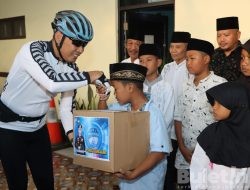 Berbagi Sesama Saat Gowes Barokah, Polres Tulungagung Bersama Kodim 0807 Santuni Anak Yatim