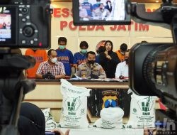Jatanras Polda Jatim Ringkus Komplotan Penggelapan Gula 30 ton