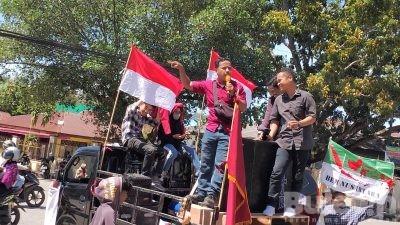 PMBDI Kepton Unjuk Rasa Kenaikan Dan Blokade Jalan yang Ada Dikota Baubau