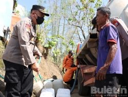 Polres Ponorogo Berikan Bantuan Air Bersih Untuk Masyarakat Terdampak Kekeringan