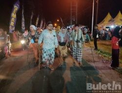 Antusias Warga Banyuwangi Gebyarkan Gerak Jalan Texas Arum Semi Tradisional