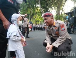 Meriahkan Car Free Day, Mobil Anggrek Semeru Ditbinmas Polda Jatim Lakukan Sosialisasi Layanan Kepolisian