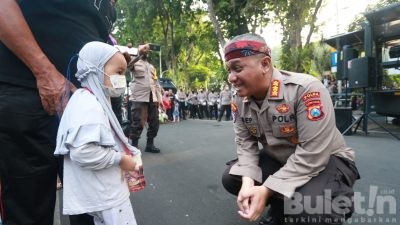Meriahkan Car Free Day, Mobil Anggrek Semeru Ditbinmas Polda Jatim Lakukan Sosialisasi Layanan Kepolisian