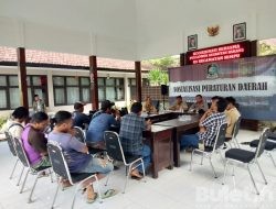 Puluhan Sopir Dum Truk Bak Besar Datang ke Kecamatan, Ada Apa Ya..???