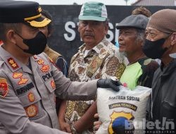 Peduli BBM Naik, Jajaran Polres Kebumen Kembali Salurkan Bansos Kepada Masyarakat Tahap ke Tiga