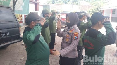 Polwan Polres Situbondo Latih Linmas Dalam Rangka Persiapan Pengamanan Pilkades Serentak 2022