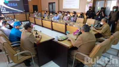 Bertempat di RS Syaiful Anwar Kota Malang, Forkopimda Jatim Jenguk Korban Tragedi Kanjuruhan