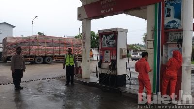 Personil Polsek Beringin Rutin Patroli dan Monitoring Ketersediaan BBM di SPBU