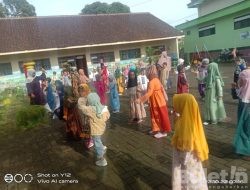 Hari Santri Di TK Al Bukhori Kaligondo Genteng