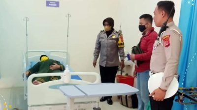 Aksi Gerak Cepat Polisi, Personil Polsek Cianjur Kota Bantu Antarkan Ibu yang Hendak Melahirkan