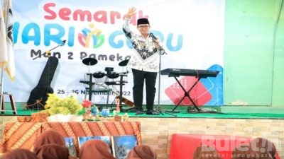 Bupati Pamekasan Ajak Siswa yang Ingin Jadi Bupati ke Ruang Kerjanya