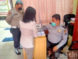 Urkes Polres Dairi Bersama Si Propam Polres Dairi Laksanakan Pengecekan dan Pengobatan Kepada Personil Yang Sakit