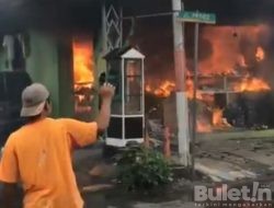 Kebakaran Dijalan Raya Progo Kelurahan Singonegaran Banyuwangi