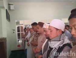 Kapolres Dairi Bersama Masyarakat Gelar Shalat Ghoib Bagi Korban Gempa di Cianjur