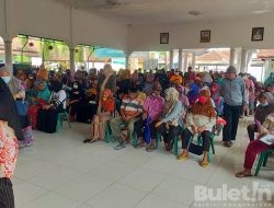 Ribuan Warga Mendatangi Kantor Desa Genteng Kulon Banyuwangi, Guna Mendapatkan Haknya