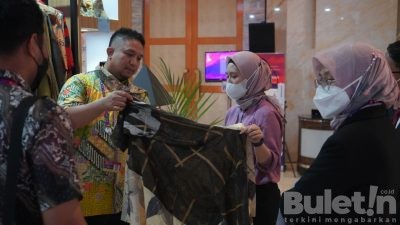 Gunakan Teknik Ecoprint, Fashion Lokal Asal Bogor Berhasil Mendunia