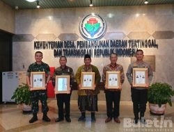 Kemendes PDTT, Berikan Penghargaan Kepada Forkopimda Bondowoso
