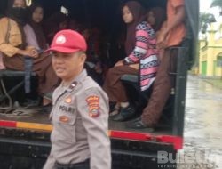 Polri Peduli, Puluhan Pelajar diantar Jemput dengan Truk SPN Polda Sumut di Langkat