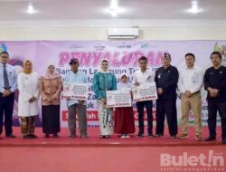 Bupati Nina Agustina Salurkan BLT dan Bantuan Rehab Rumah Gakin dari BAZNAS Kabupaten Indramayu