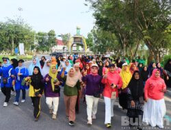 Meriahkan Hari Ibu ke 94, Deswita Kamsol Lepas Peserta Jalan Santai Berhadiah