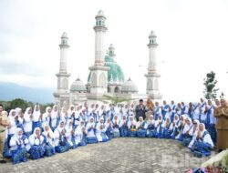 Bupati Tapsel Hadiri Milad BKMT Ke-42 Tahun