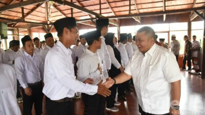 Dihadiri Bupati Dolly, 75 Anggota PPK Pemilu 2024 Tapsel Dilantik